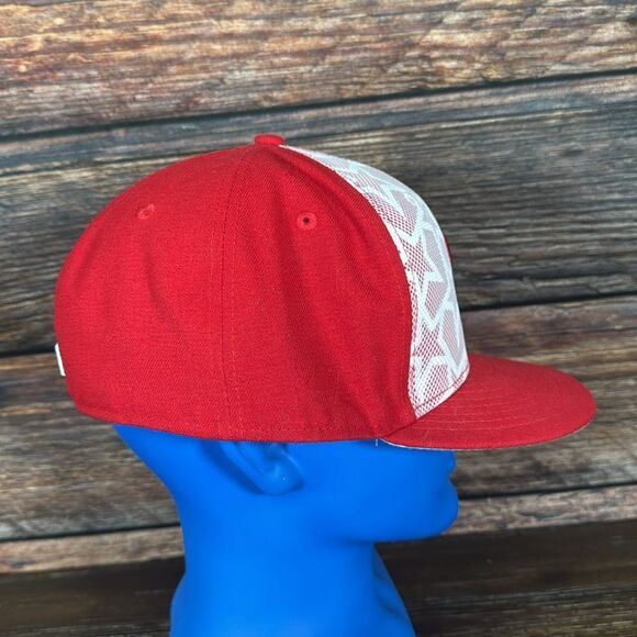 New Era Red Phillies Fitted Cap size 8 - Picture 2 of 5